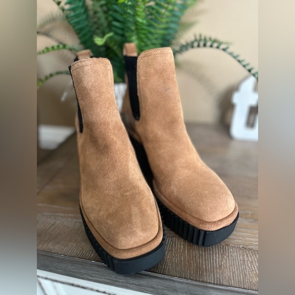 Gianni Bini Ryker Suede Lug Sole Platform Booties Size 8.5 - Picture 3 of 16